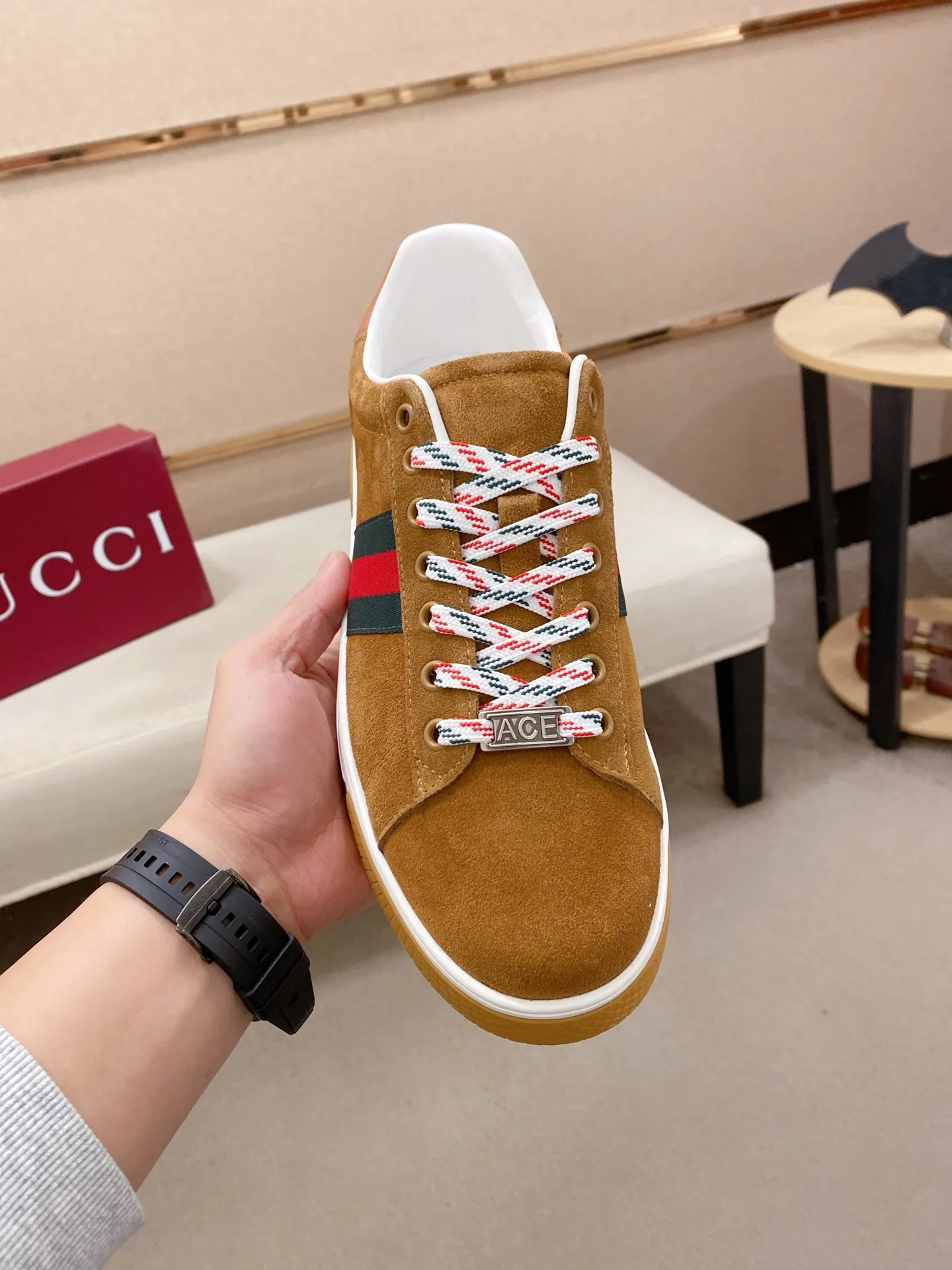 Factory price 442💰New GUCCI (Gucci) counters are available simultaneously, new men's shoes, 😘fabrics are selected imported cowhide, lining: sheepskin lining. 👍🏿 High-end ☄️ air-cushion molded anti-slip rubber outsole, exquisite lines, simple and elegant, comfortable and high-end for leisure travel. Code number: 39 to 44 (45 can be customized and cannot be returned or exchanged)